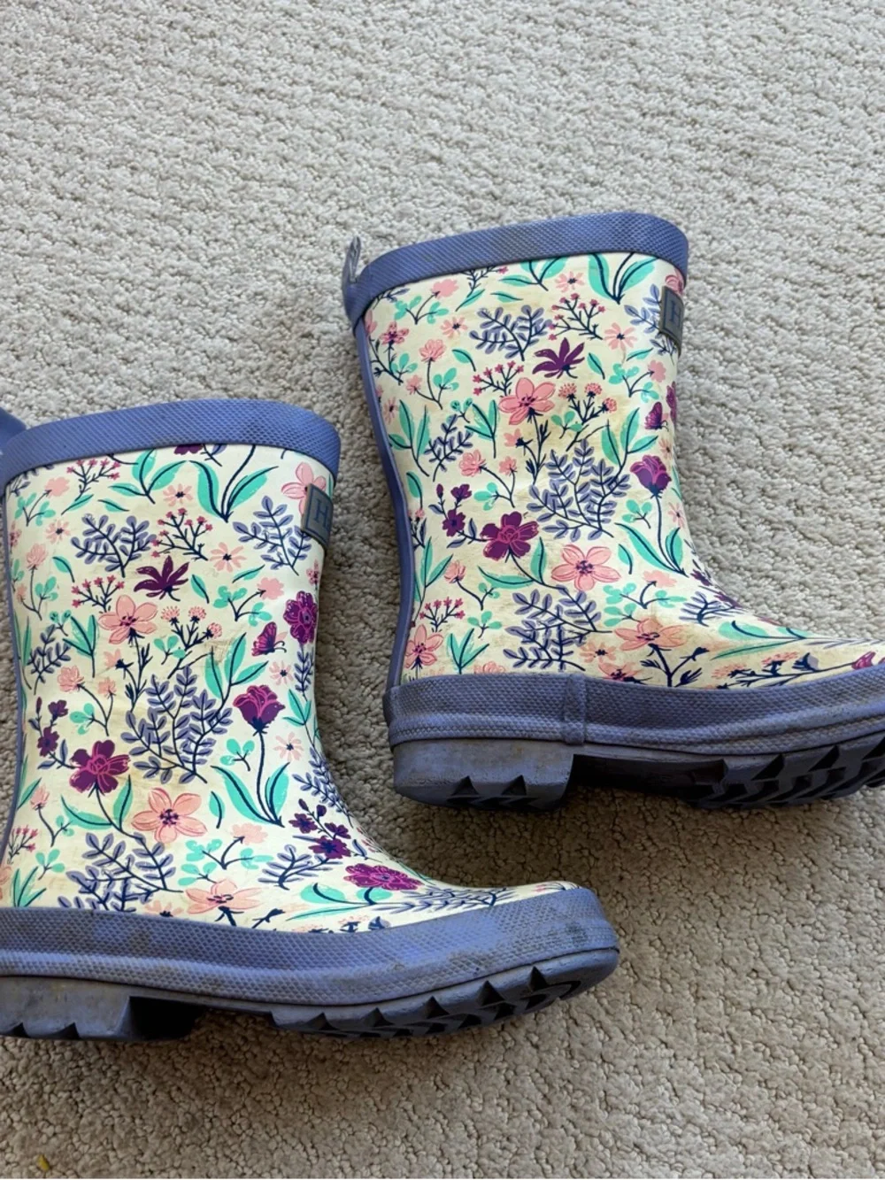 HatLey Kids Floral Rain Boots in Cream and Purple